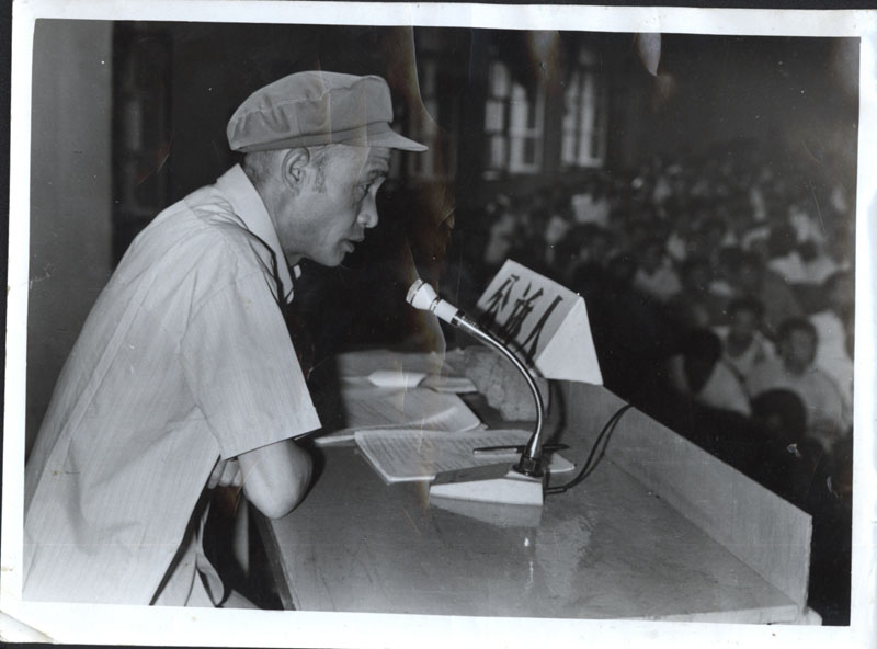 (1)1979年 營口市人民檢察院王寶森在市政府會(huì)議室出庭支持公訴, 系營口市人民檢察院1978年恢復(fù)重建后首次開庭