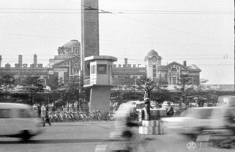 1988年,沈陽火車站前